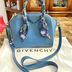 Givenchy Antigona small
